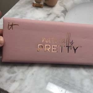 It Cosmetics Naturally Pretty palette